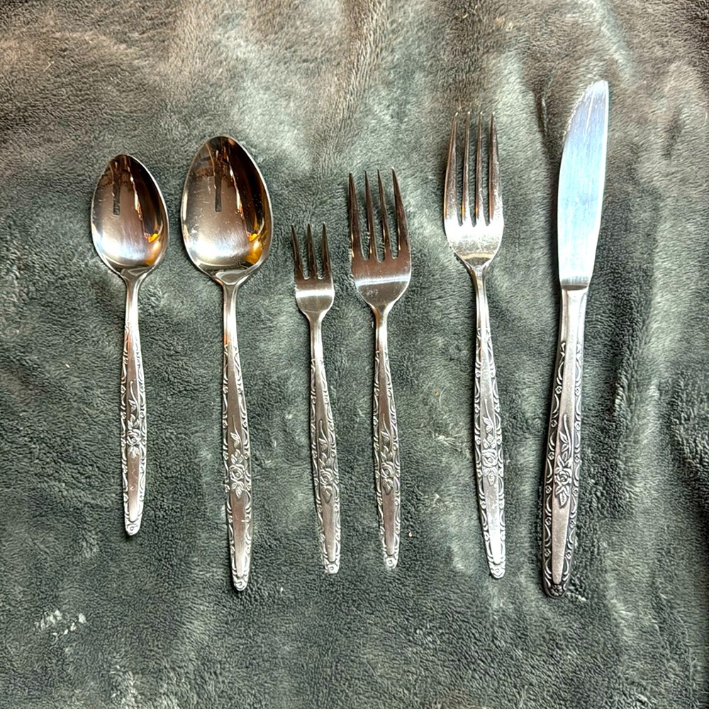 Vintage Stylecraft SYF2 Single Black Rose Stainless Steel Flatware Set